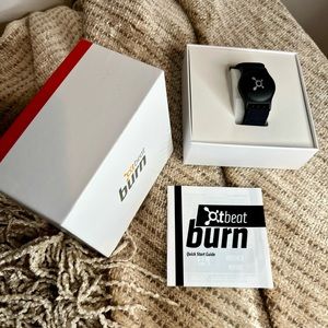 UNISEX ORANGETHEORY FITNESS QT BEAT BURN HEART RATE MONITOR